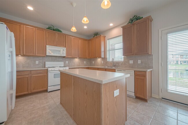 Building Photo - 18118 Billabong Crescent Ct