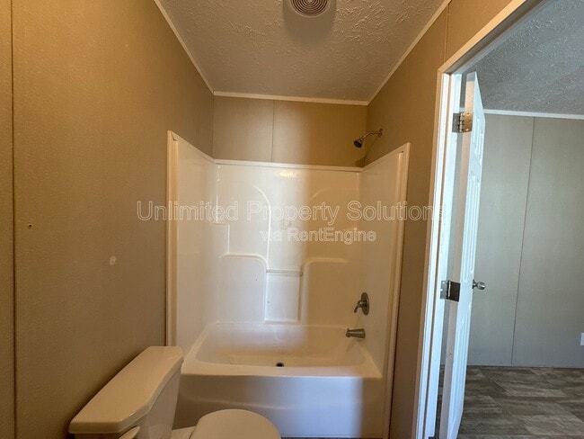 Building Photo - 9765 Old Mill Rd