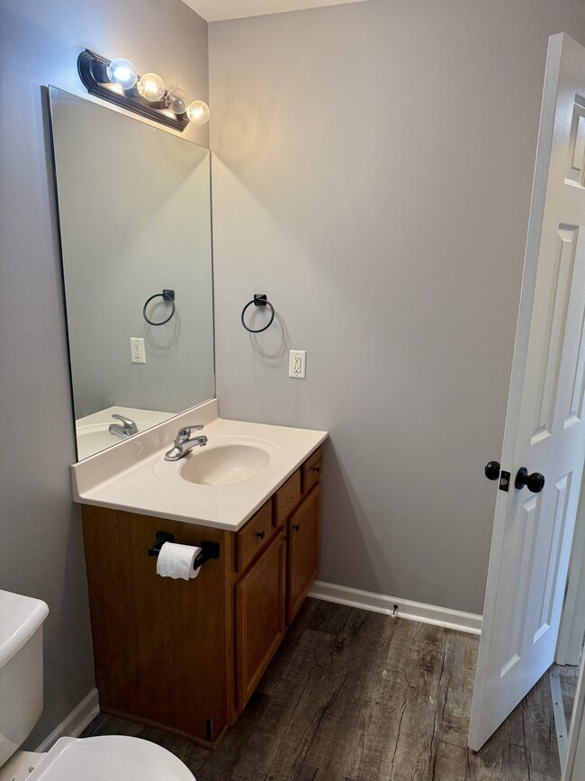 Building Photo - 5264 Blue Star Dr