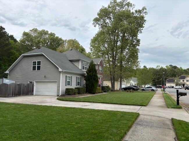 Building Photo - GRASSFIELD - Lauren's Cove