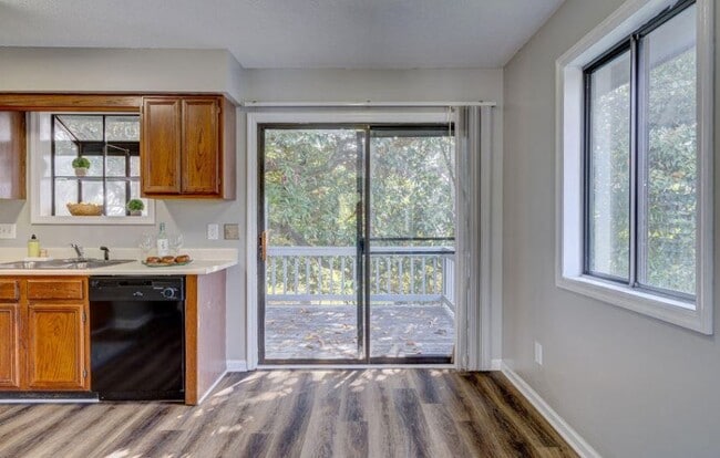 Building Photo - 4155 Spirea Dr