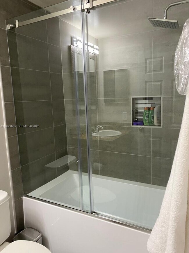 Building Photo - 20257 Royal Villagio Ct