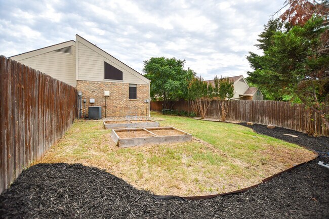 Building Photo - 4056 La Costa Ct