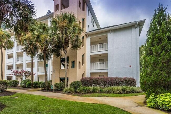 Building Photo - 1 Bedroom at Florida Club Condominiums!