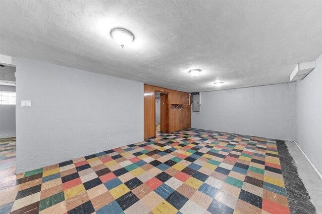 Building Photo - 3735 Koeln Ave