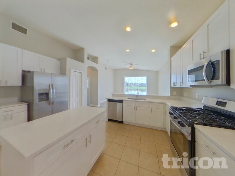 Building Photo - 5112 Clover Mist Dr