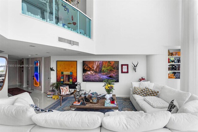 Building Photo - 2127 Brickell Ave