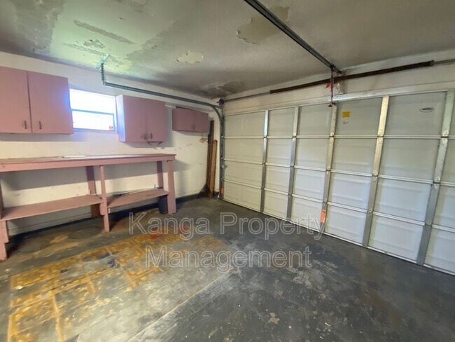 Building Photo - 757 NW Bayard Ave