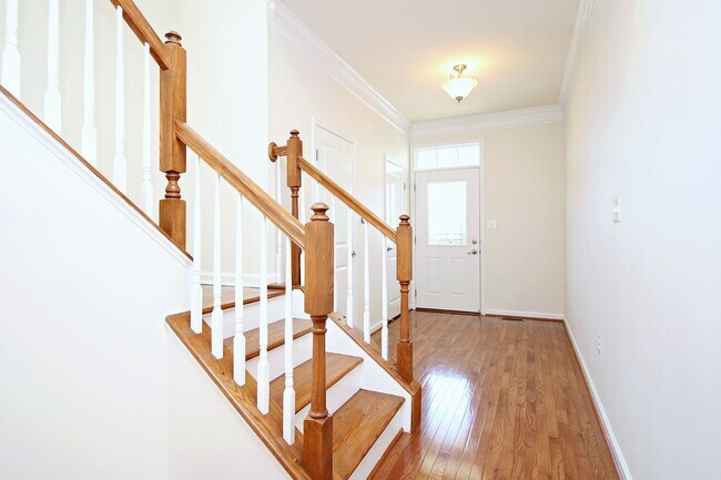 Building Photo - N. Albemarle Co Home With Fenced Yard, Near NGIC/DIA/NGA