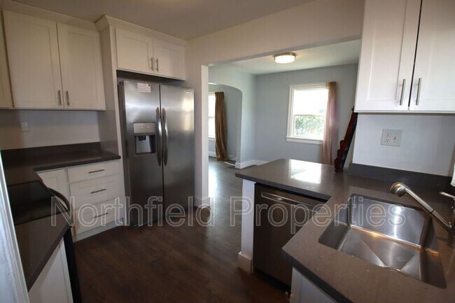 Building Photo - 1905 4th Street