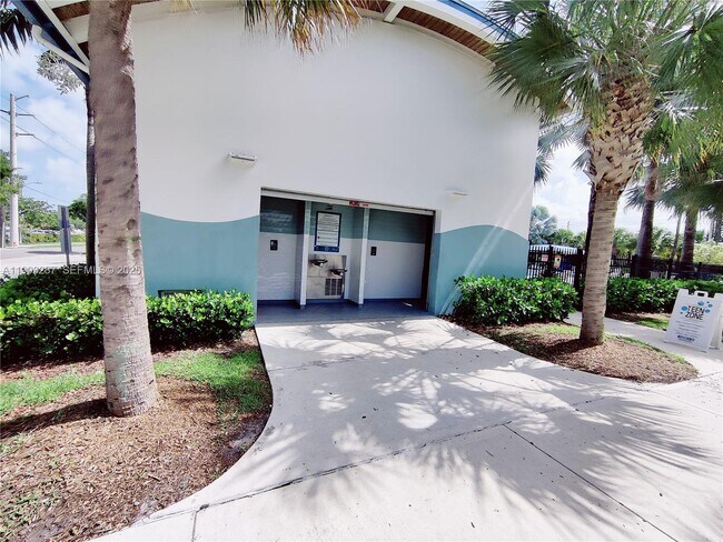 Building Photo - 805 NW 3rd Terrace