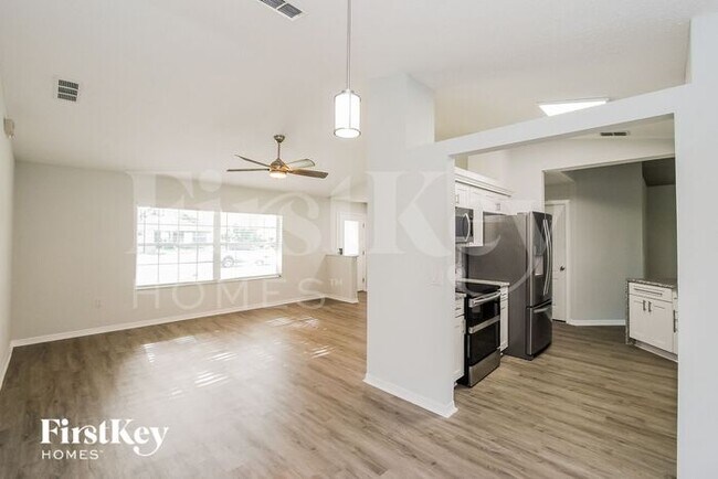 Building Photo - 29 Brian Ln