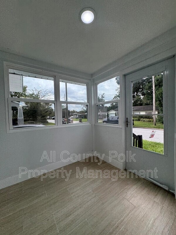 Building Photo - 1441 Dann St
