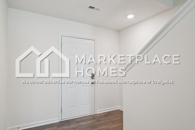Building Photo - 2069 Southwood Cir