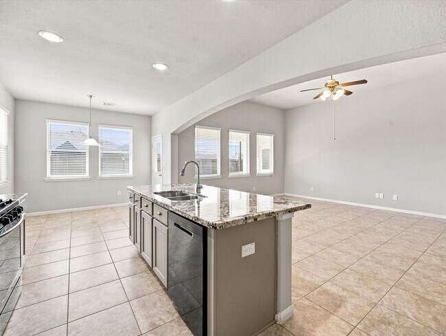 Building Photo - 31407 Elkcreek Bend Dr