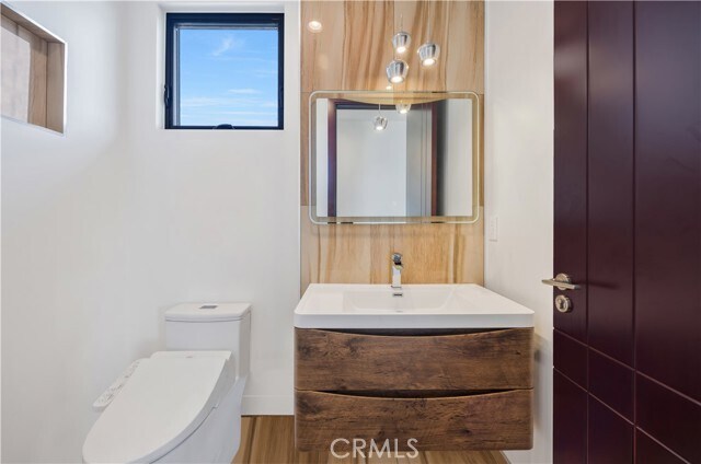 Building Photo - 332 Avenue E