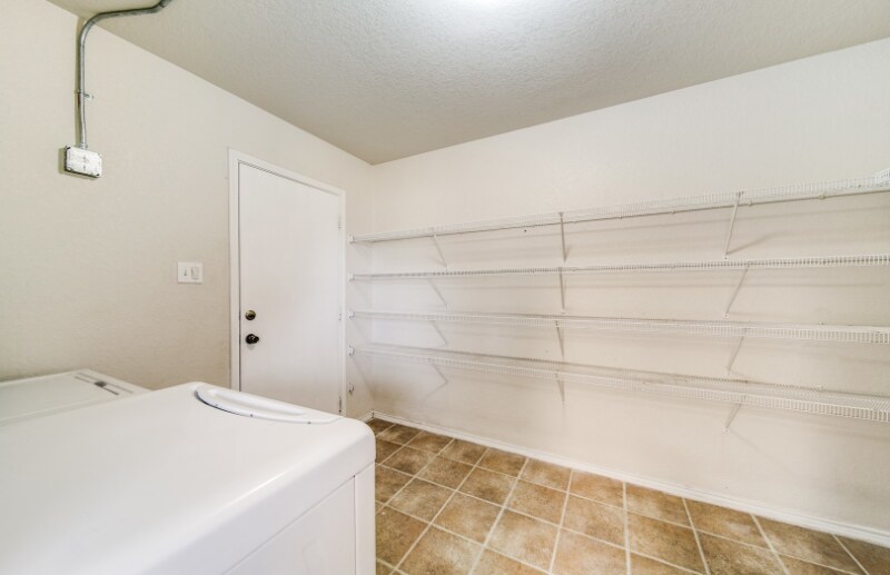 Building Photo - 8914 Kestrel Oak