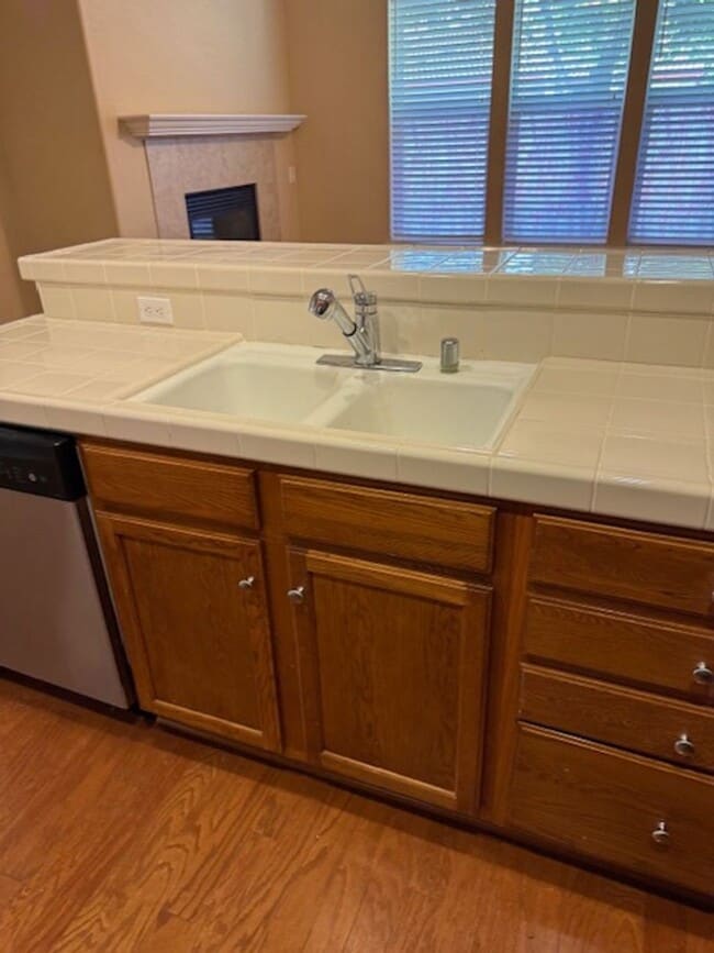 Building Photo - Gorgeous Natomas Condo