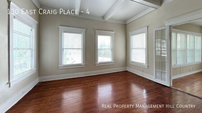 Building Photo - 130 E Craig Pl
