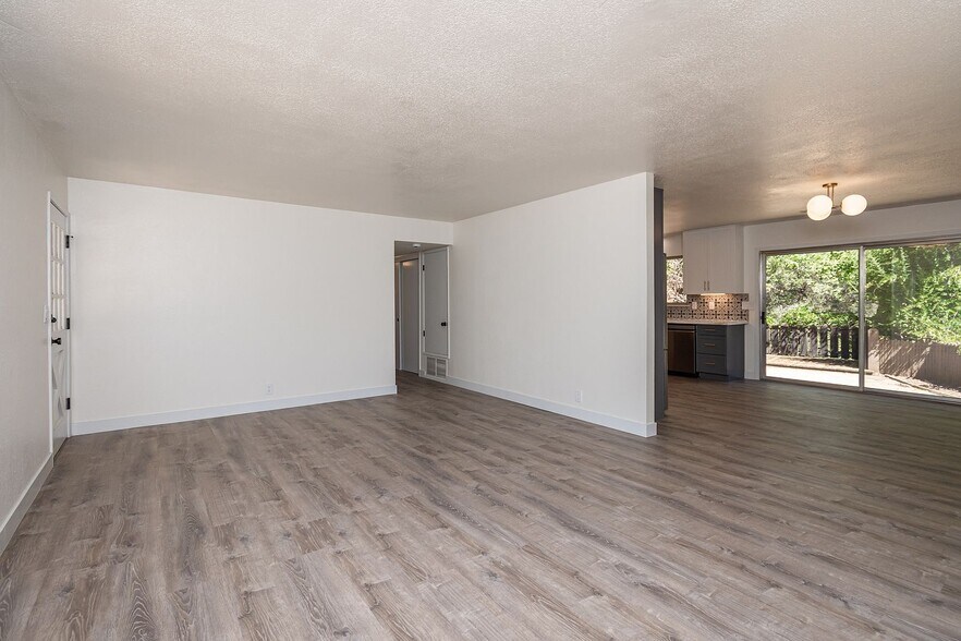 Building Photo - 2689 Morrene Dr