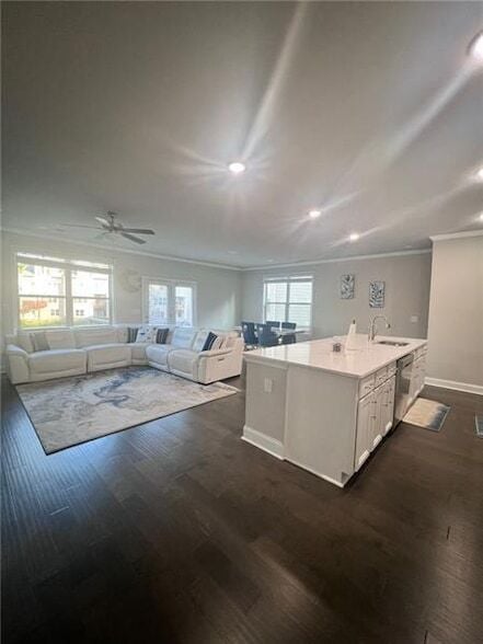 Building Photo - 2085 Manor Pointe Dr