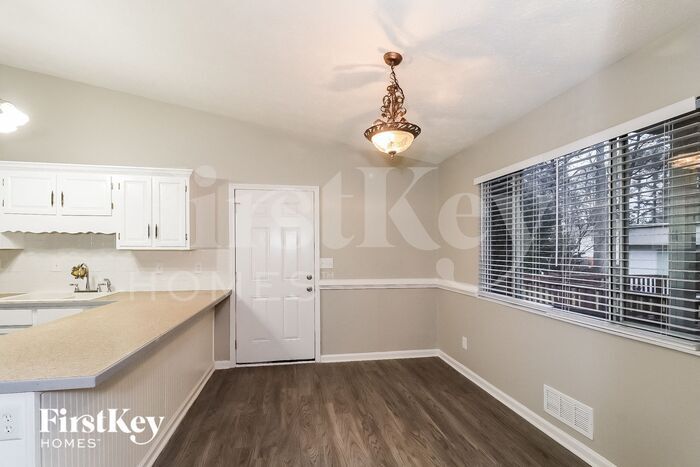 Building Photo - 860 Regency Ct NW