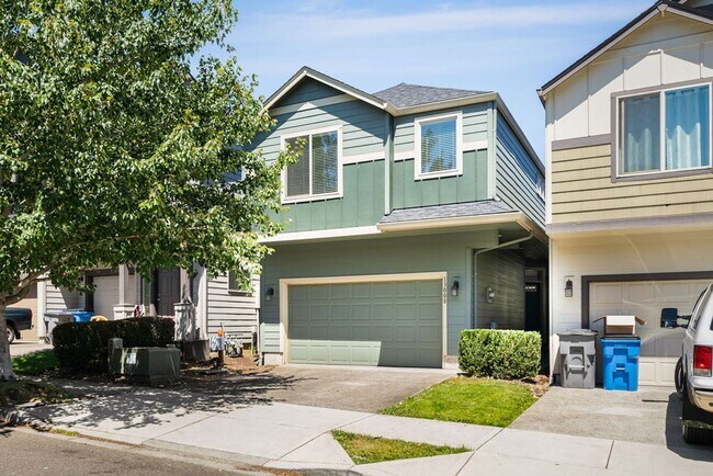 Primary Photo - **AVAILABLE 18-May-2024** Woodridge Park C...