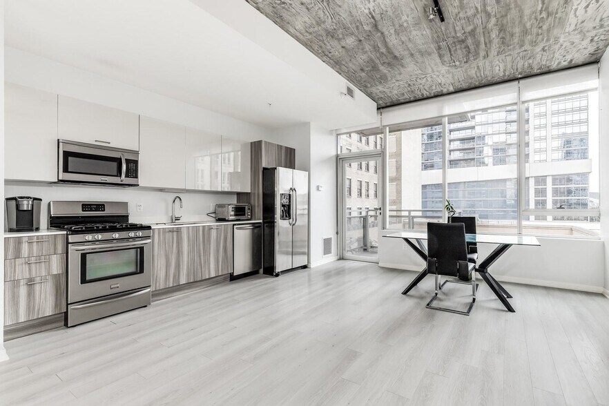 Building Photo - 1345 S Wabash Ave