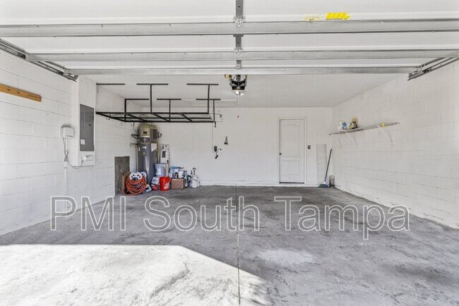 Building Photo - 10602 Massimo Dr