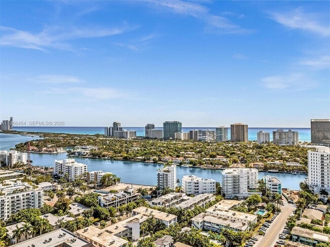 Building Photo - 9901 E Bay Harbor Dr