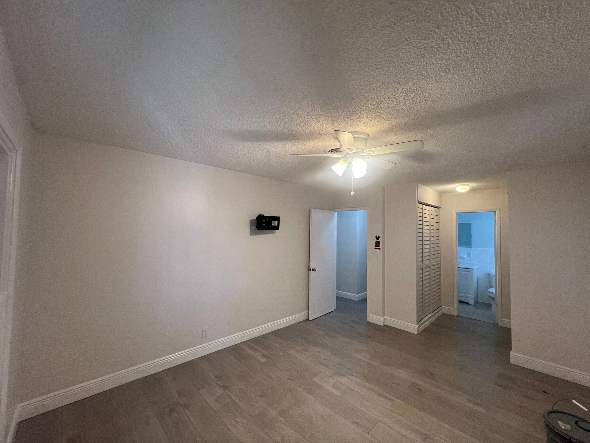 Master bedroom - 5831 NE 18th Ave