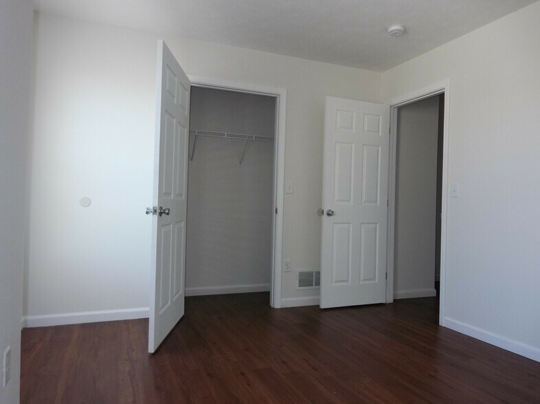 Building Photo - 1712 Athens Dr