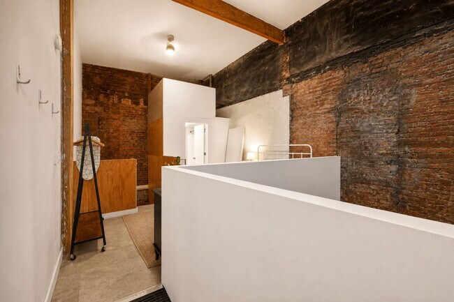 Building Photo - 1429 Elm St