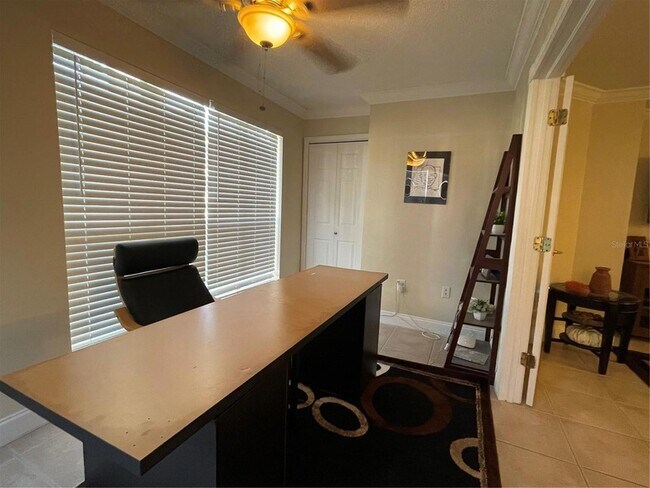 Building Photo - 9481 Highland Oak Dr