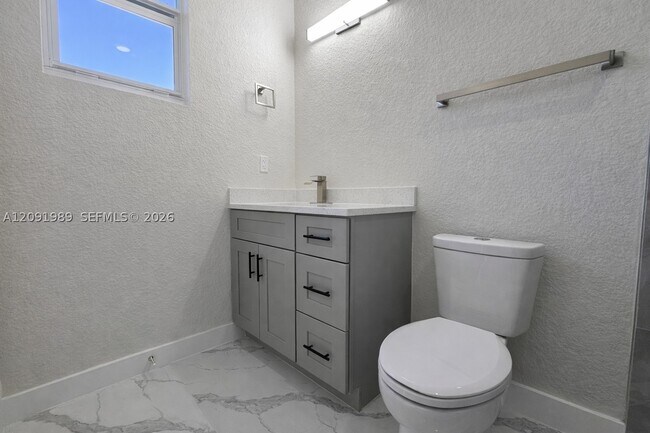 Building Photo - 4818 24th St SW