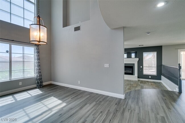 Building Photo - 9157 S Sleeping Tree St