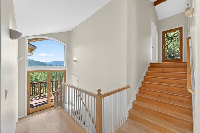 Building Photo - Gorgeous Executive Home Over Downtown Los Gatos