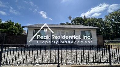 Building Photo - Very Nice 3bd/1ba House with 2 Car Garage