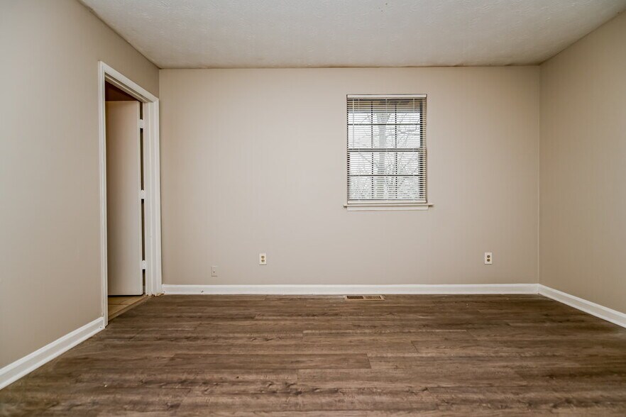 Building Photo - 1102 Cherokee Heights