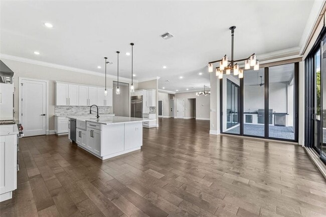 Building Photo - 481 W Davis Blvd