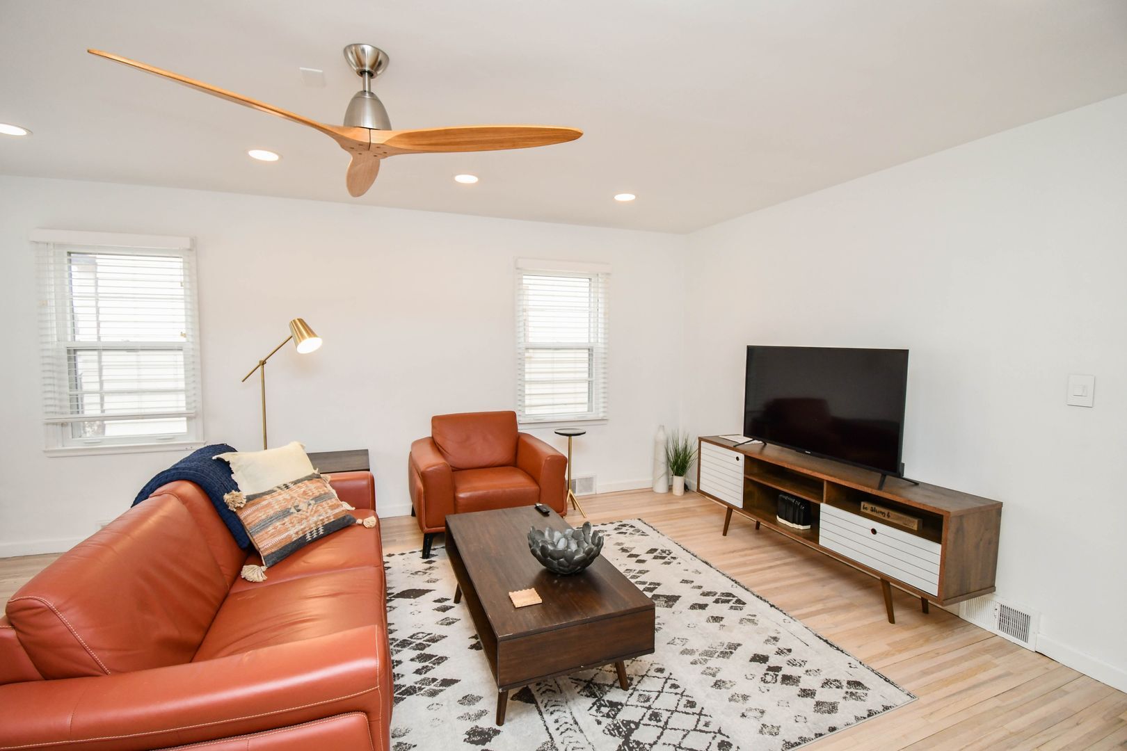 Building Photo - 2012 W 22nd St