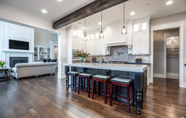 Building Photo - Luxurious Herriman 6 Bed with Indoor Court, Theater & Stunning Views!!!