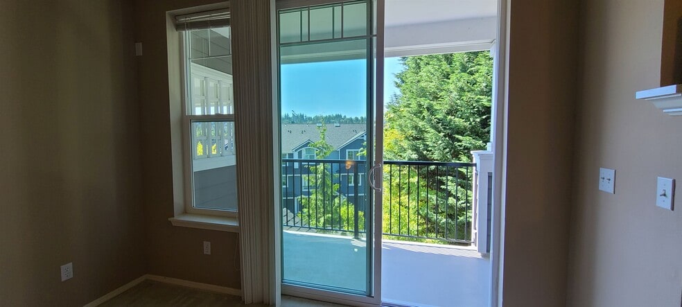 Building Photo - 16125 Juanita Woodinville Way NE