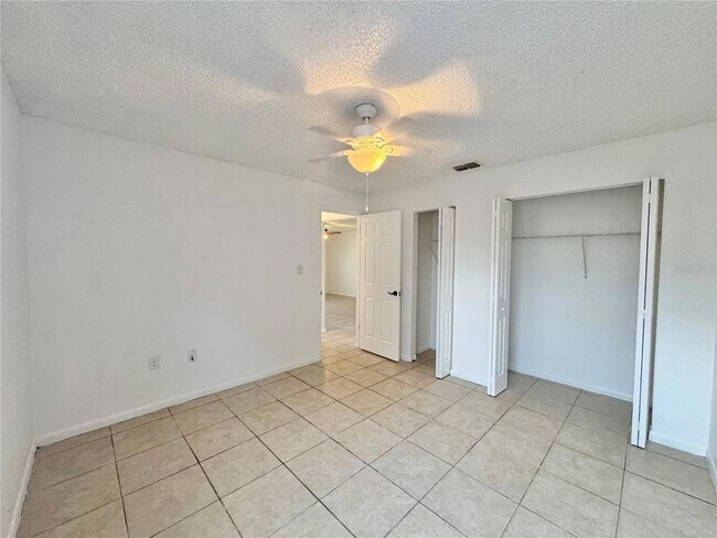 Building Photo - 2559 Elm Ave