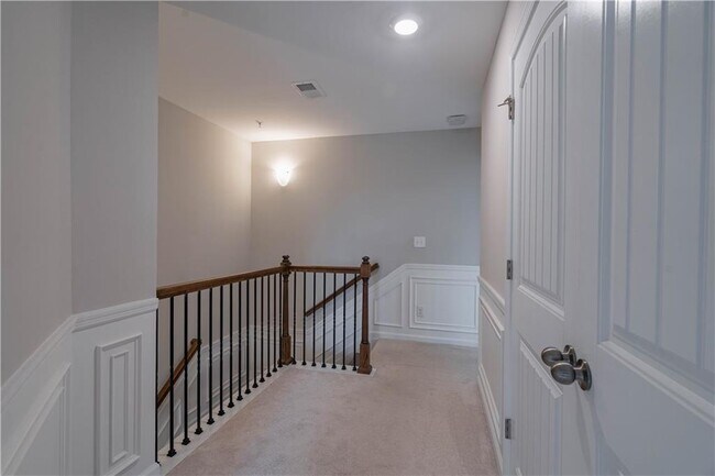 Building Photo - 416 Montclair Ct