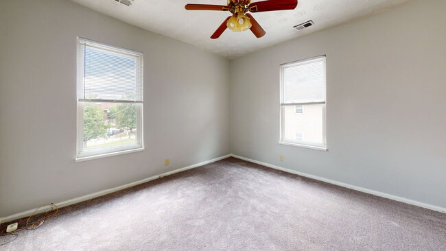 Building Photo - 2610 Woodburn Ave