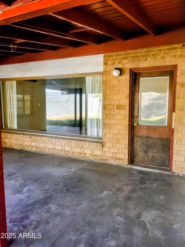 Building Photo - 1704 W Colter St