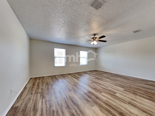 Building Photo - 1039 Mazourka Dr