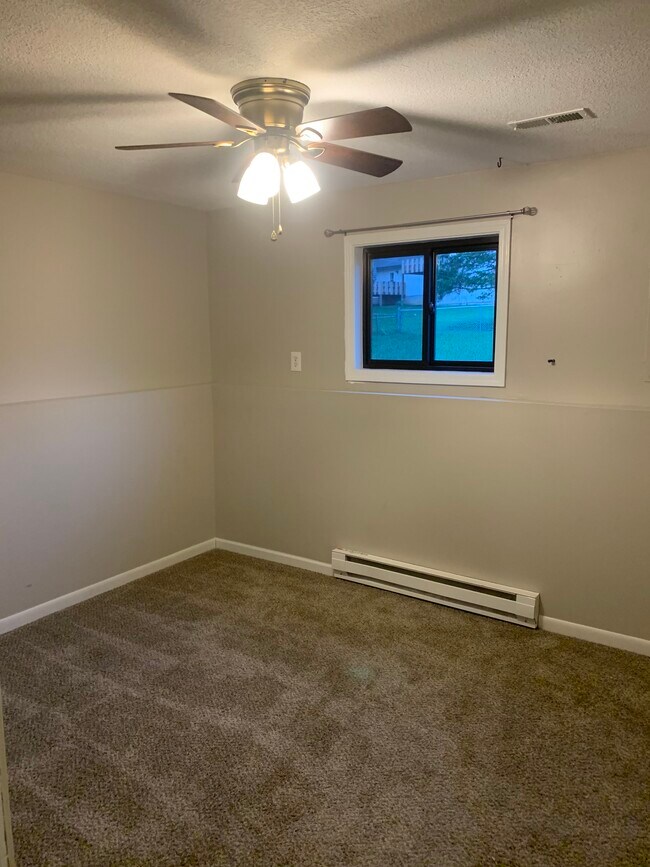 Building Photo - 3516 Valencia Dr