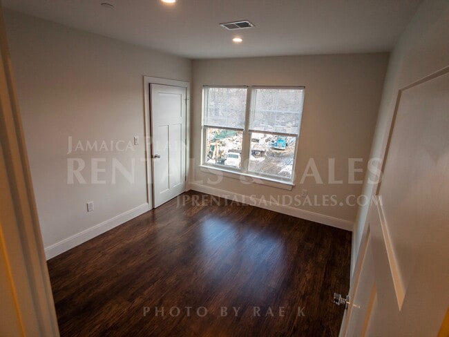 Building Photo - 76 Stonley Rd